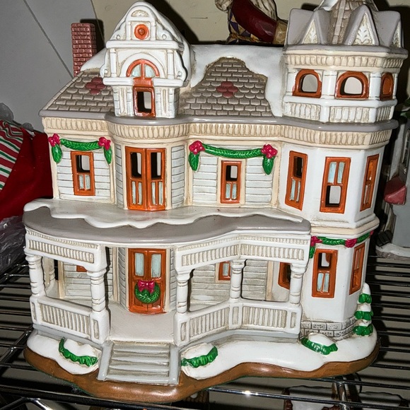 Lefton Colonial Christmas Village Sir George's Manor 1997 *Retired* - Picture 8 of 12